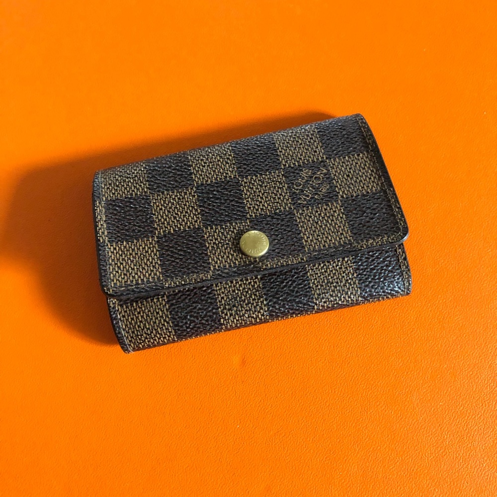 Louis Vuitton 6 key holder